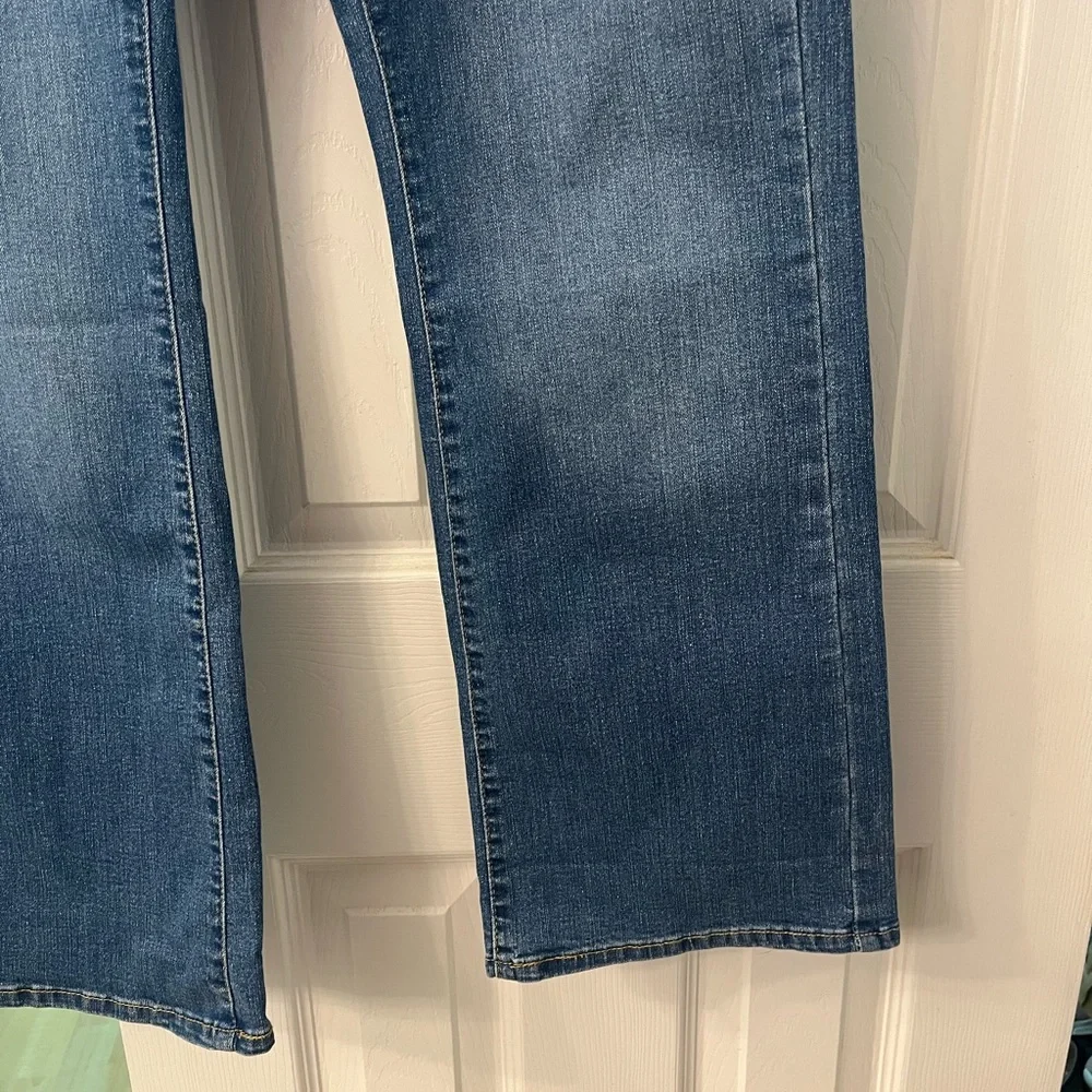 Womens Levi's Blue Boot Cut Jeans Classic Style - Picture 4 of 8